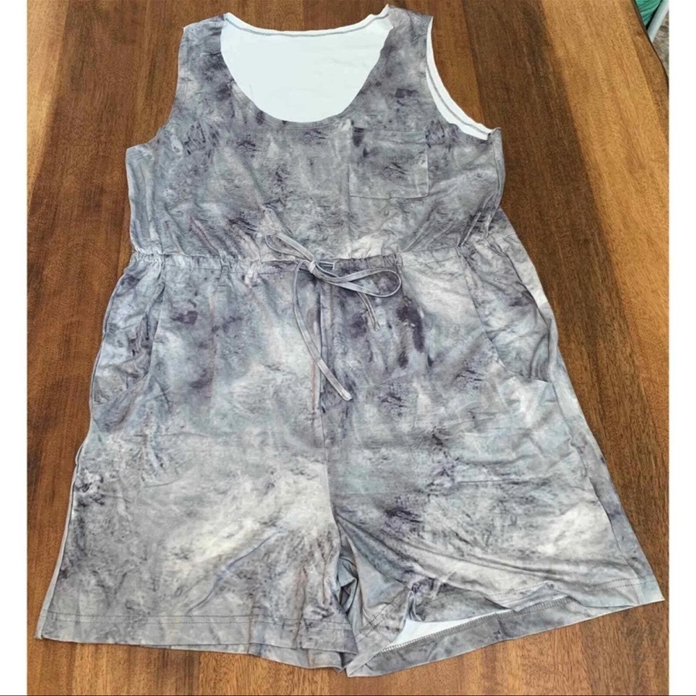 Chic Gray Tie-Dye Romper